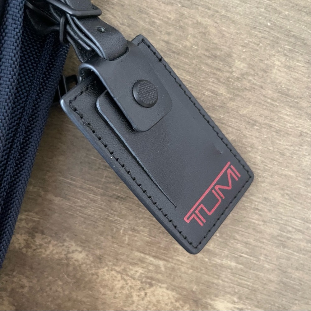 NWT TUMI Men's Navy Crossbody Bag - Picture 7 of 8
